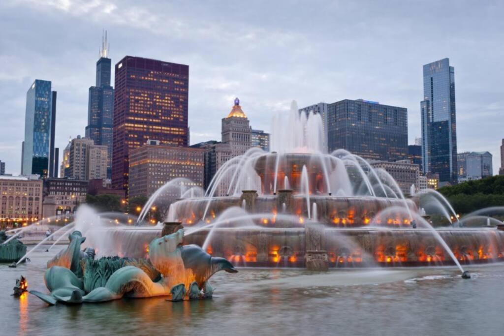 Spacious 2Br Vacation Rental With City View, Optional Parking And Gym Near Mccormick Place & Downtown Chicago Attractions Ngoại thất bức ảnh